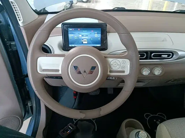 Wuling Hongguang Mini EV — Фото автомобиля 10
