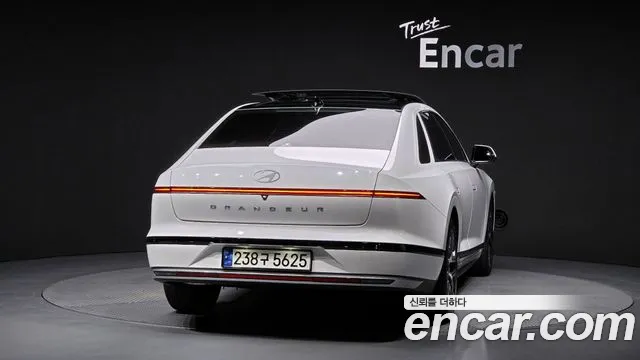 Hyundai Grandeur Grandeur (GN7) 2.5 Бензин 2WD — Фото автомобиля 4