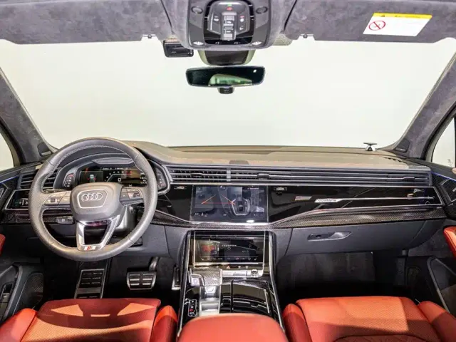 Audi SQ7 — Фото автомобиля 10