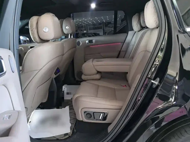 Li Auto L7 — Фото автомобиля 16