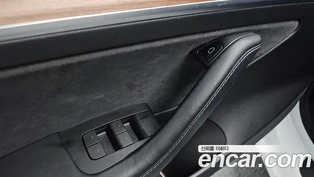 Tesla Model 3 — Фото автомобиля 25