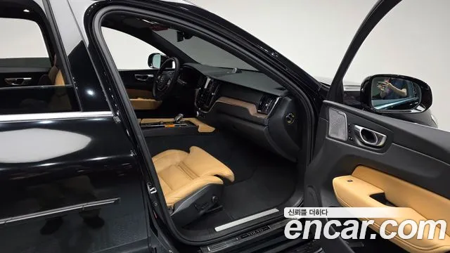 Volvo XC60 2nd Gen — Фото автомобиля 17