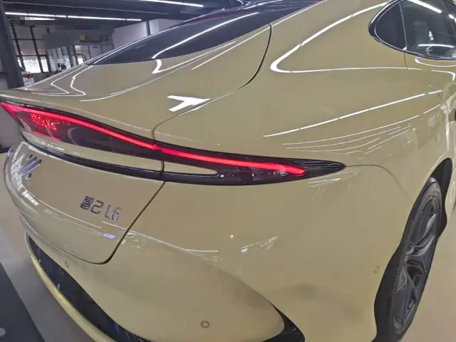 IM Motors L6 — Фото автомобиля 7