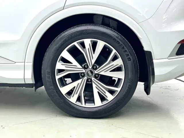 Audi Q4 e-tron — Фото автомобиля 5