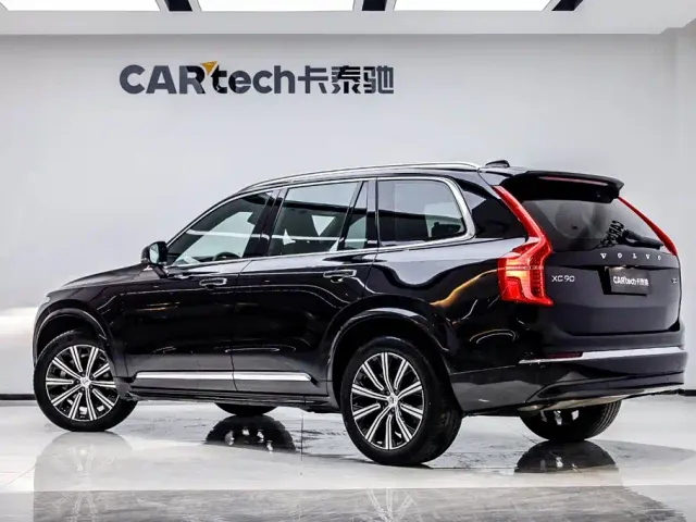Volvo XC90 — Фото автомобиля 4