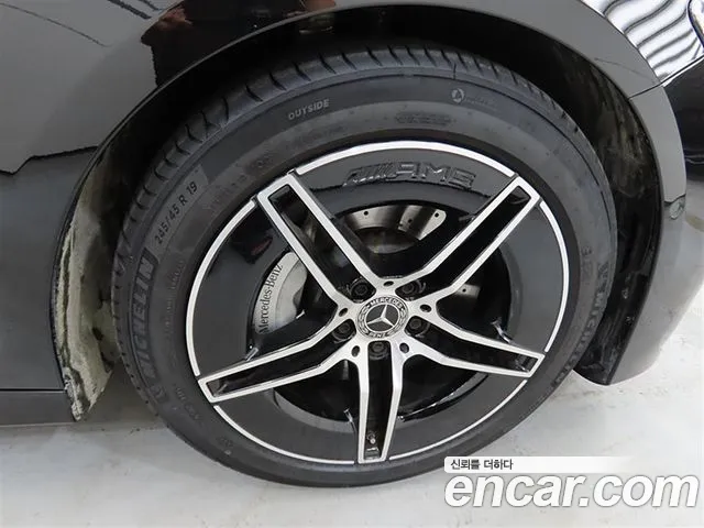 Mercedes-Benz E-Class — Фото автомобиля 20