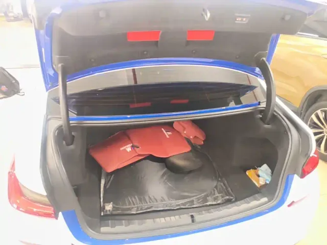 BMW 3 Series — Фото автомобиля 18