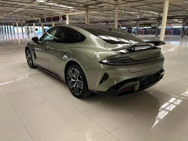 Xiaomi SU7 — Фото автомобиля 6