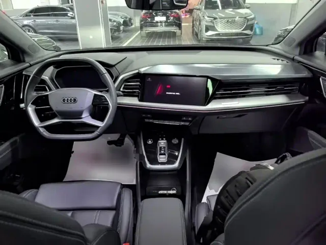 Audi Q4 e-tron — Фото автомобиля 9
