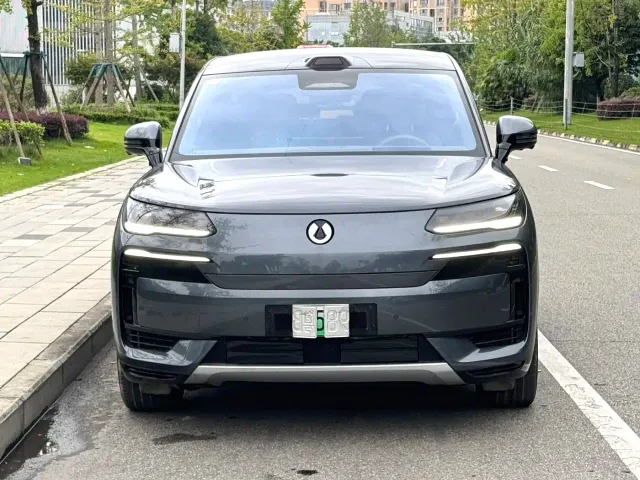 Denza Denza N9 2025 Flagship Model — Фото автомобиля 2