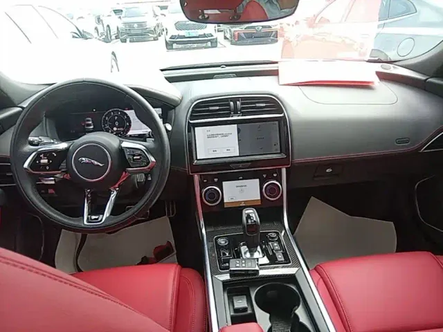 Jaguar XEL — Фото автомобиля 9