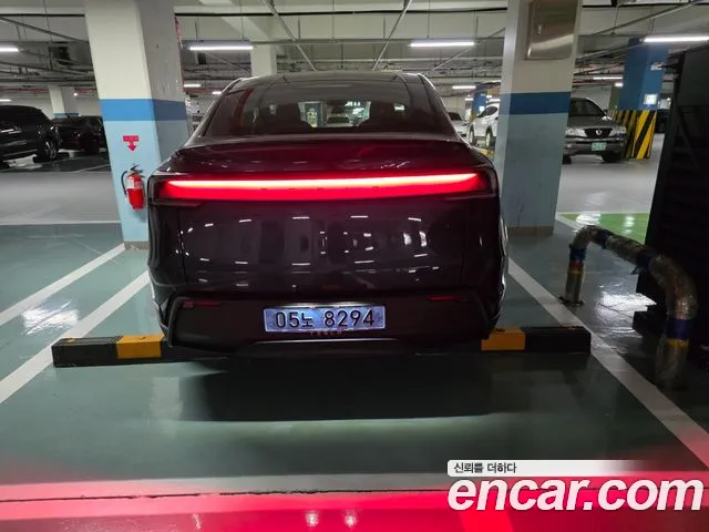 Tesla Model Y — Фото автомобиля 6