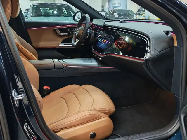 Mercedes-Benz E-Class — Фото автомобиля 16