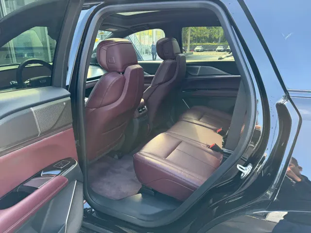 Cadillac XT5 PHEV — Фото автомобиля 12