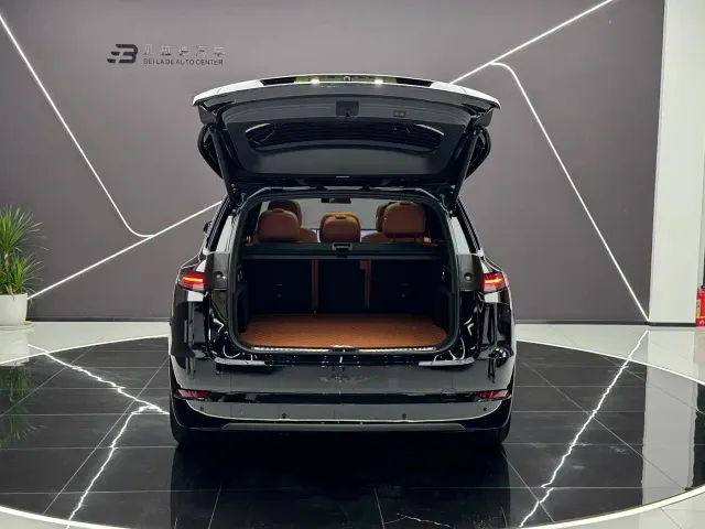 Li Auto L7 — Фото автомобиля 14