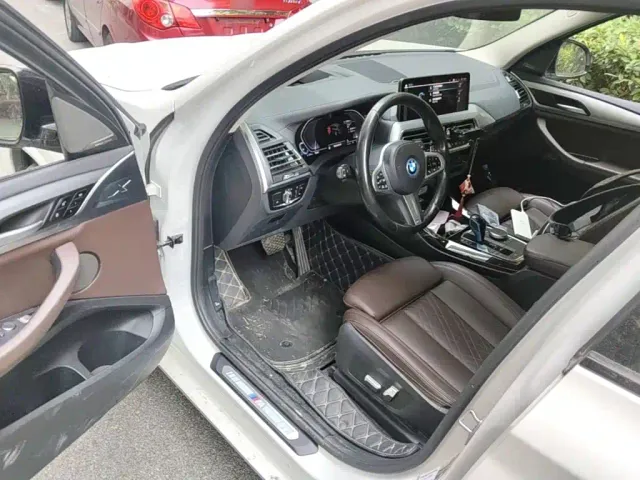 BMW iX3 — Фото автомобиля 20