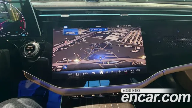 Mercedes-Benz E-Class — Фото автомобиля 14