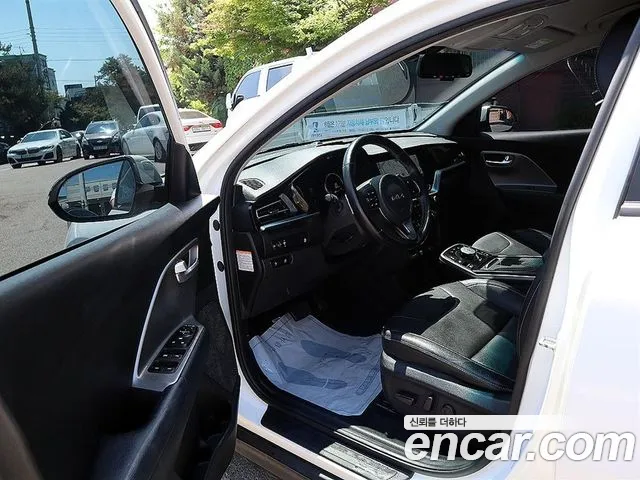 Kia Niro — Фото автомобиля 6
