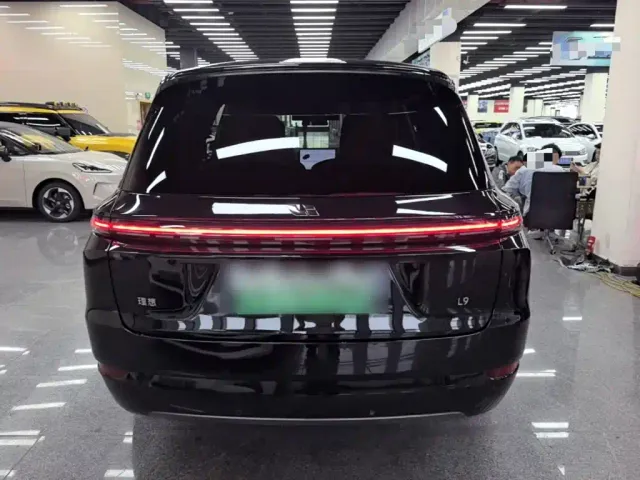 Li Auto L9 — Фото автомобиля 5