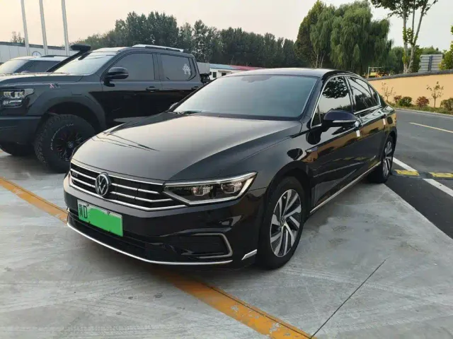 Фотография автомобиля — Volkswagen Magotan