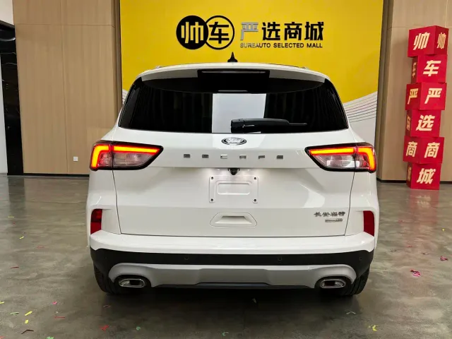 Ford Escape — Фото автомобиля 5