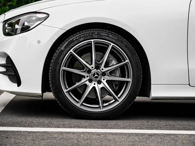 Mercedes-Benz E-Class — Фото автомобиля 7