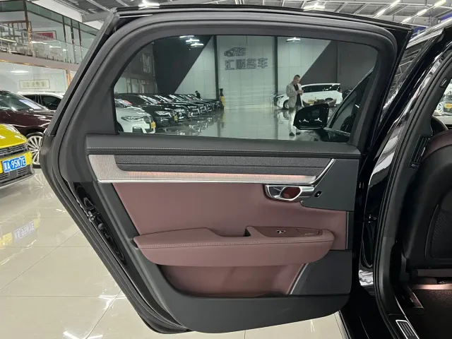 Volvo S90 — Фото автомобиля 6