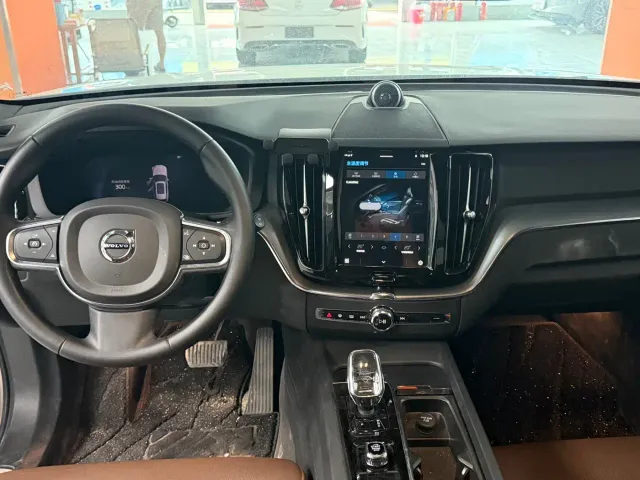 Volvo XC60 — Фото автомобиля 7