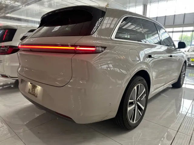 Li Auto L6 — Фото автомобиля 15