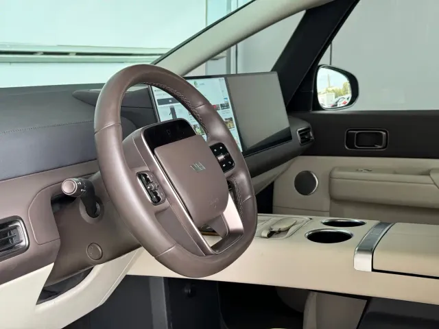 Li Auto MEGA — Фото автомобиля 7