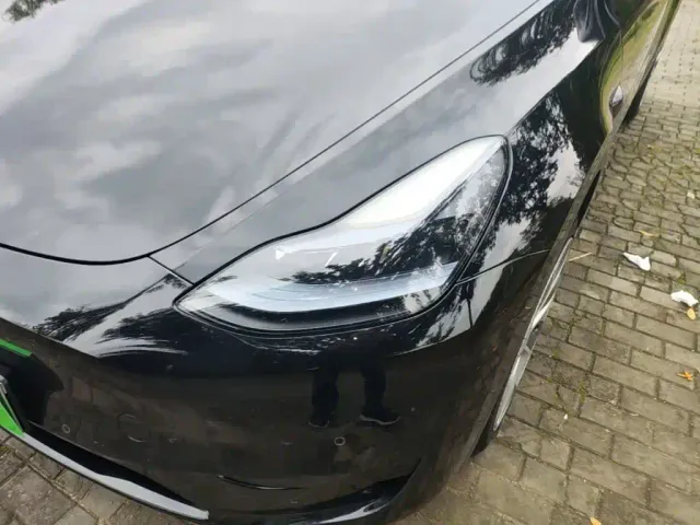 Tesla Model Y — Фото автомобиля 23