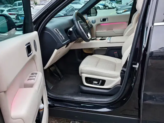 Li Auto L9 — Фото автомобиля 5
