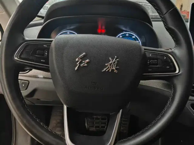 Hongqi E-QM5 — Фото автомобиля 7