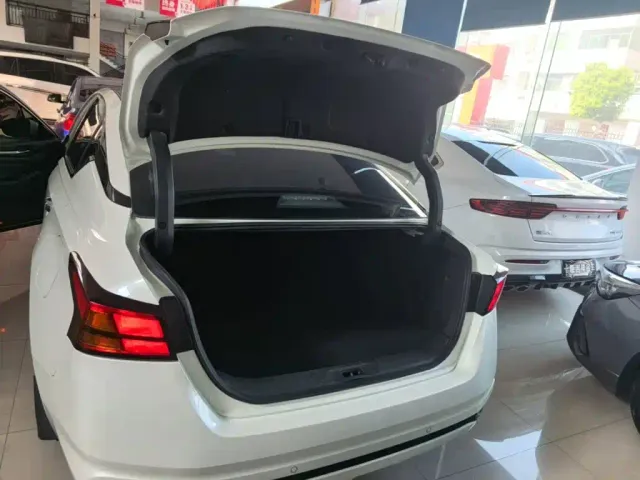 Nissan Teana — Фото автомобиля 18