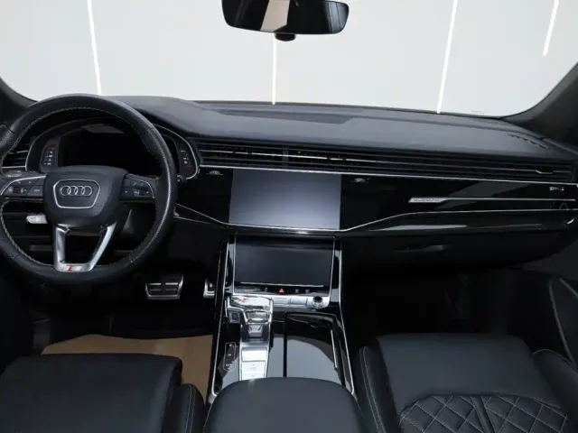 Audi Q8 — Фото автомобиля 25