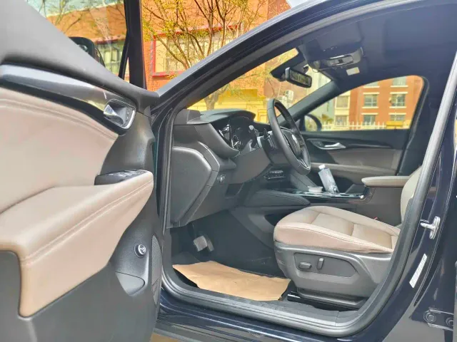 Buick Envision Plus — Фото автомобиля 9