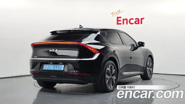 Kia EV6 — Фото автомобиля 2