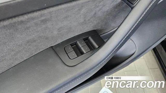 Tesla Model 3 — Фото автомобиля 29