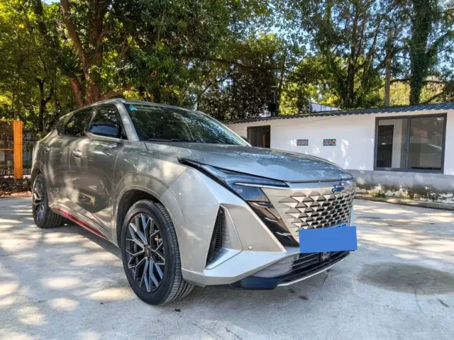 Changan Z6 — Фото автомобиля 3