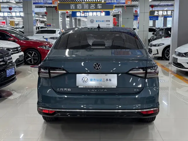 Volkswagen Lavida — Фото автомобиля 5