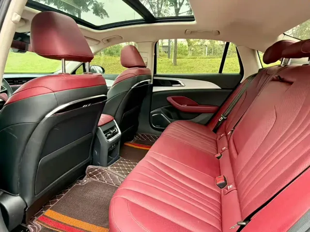Hongqi H5 — Фото автомобиля 5