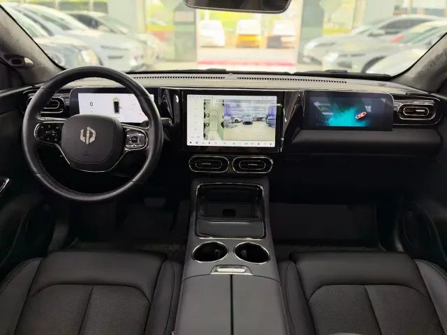 Leapmotor C01 — Фото автомобиля 15