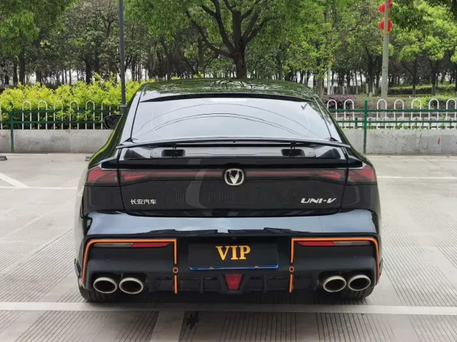 Changan UNI-V — Фото автомобиля 6