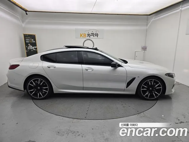 BMW 8 Series G15 — Фото автомобиля 5
