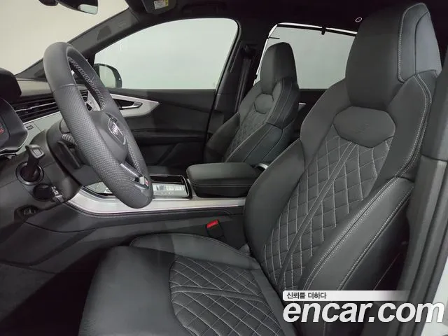 Audi Q7 — Фото автомобиля 10