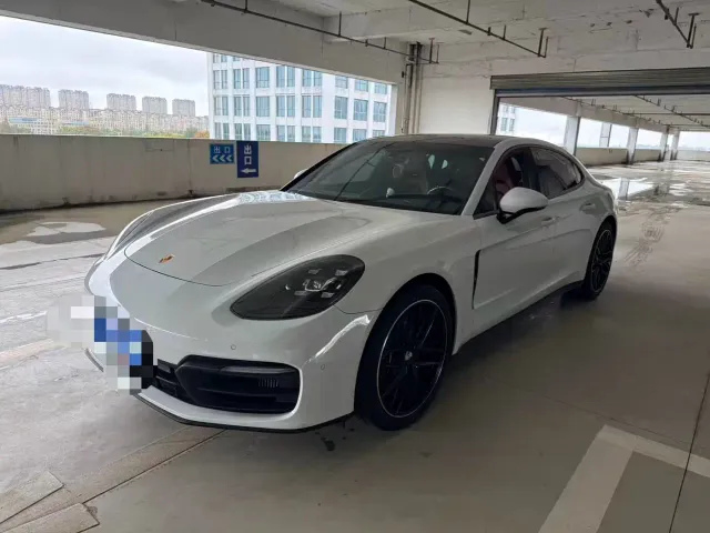 Фотография автомобиля — Porsche Panamera