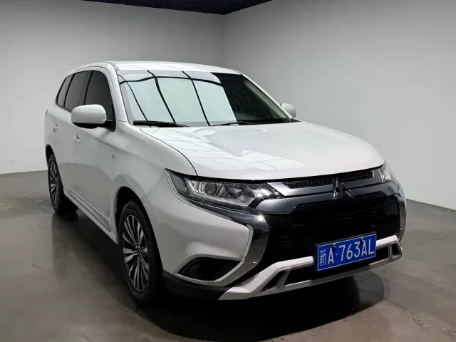 Mitsubishi Outlander — Фото автомобиля 3