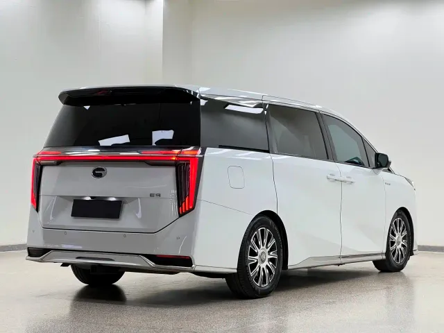 GAC Trumpchi E9 — Фото автомобиля 19