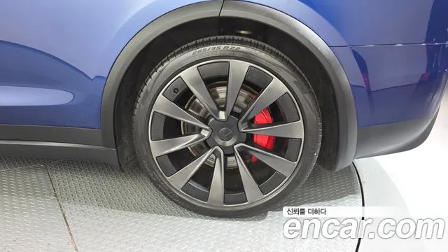 Tesla Model X — Фото автомобиля 21
