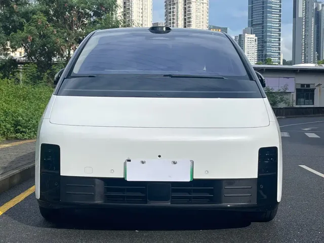 Li Auto MEGA — Фото автомобиля 2